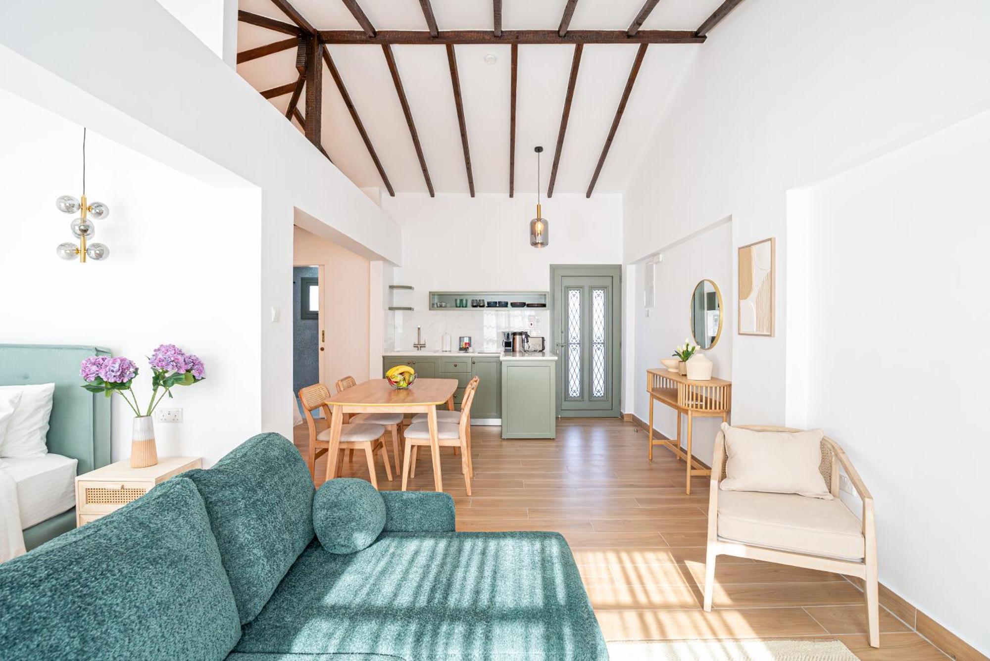 Loft Centrale Пафос Экстерьер фото